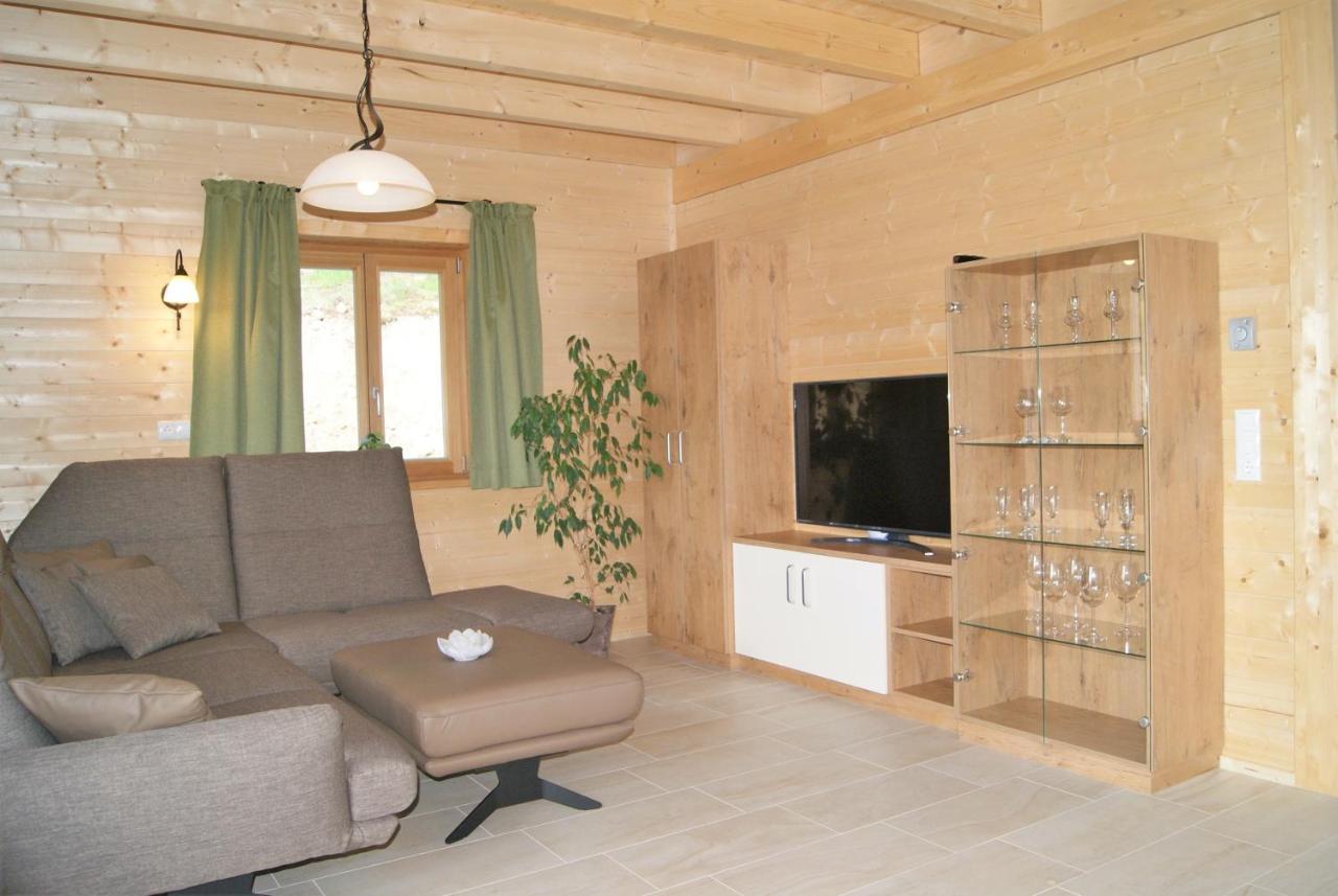 Bergchalet Am Waldrand - Pool, Sauna & Kamin Pöllauberg Eksteriør billede