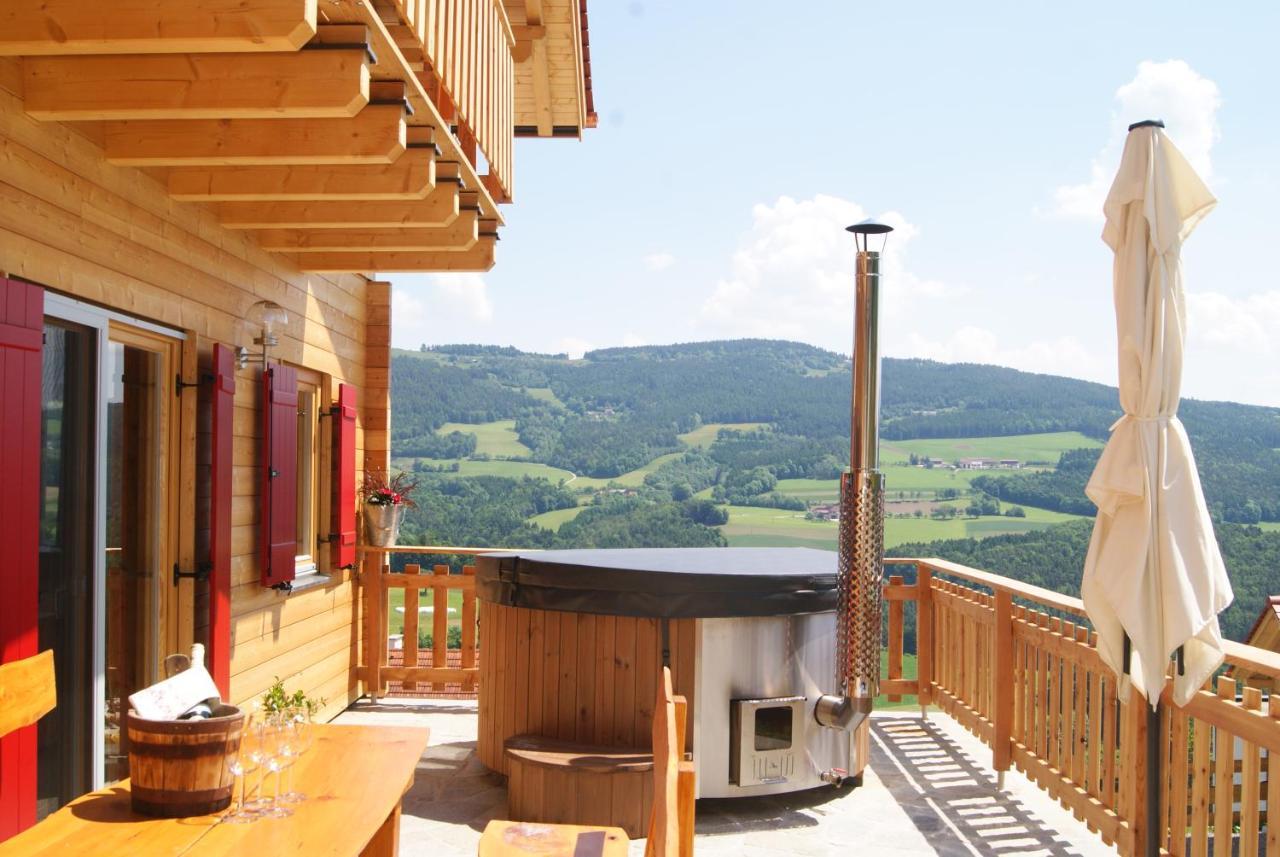 Bergchalet Am Waldrand - Pool, Sauna & Kamin Pöllauberg Eksteriør billede