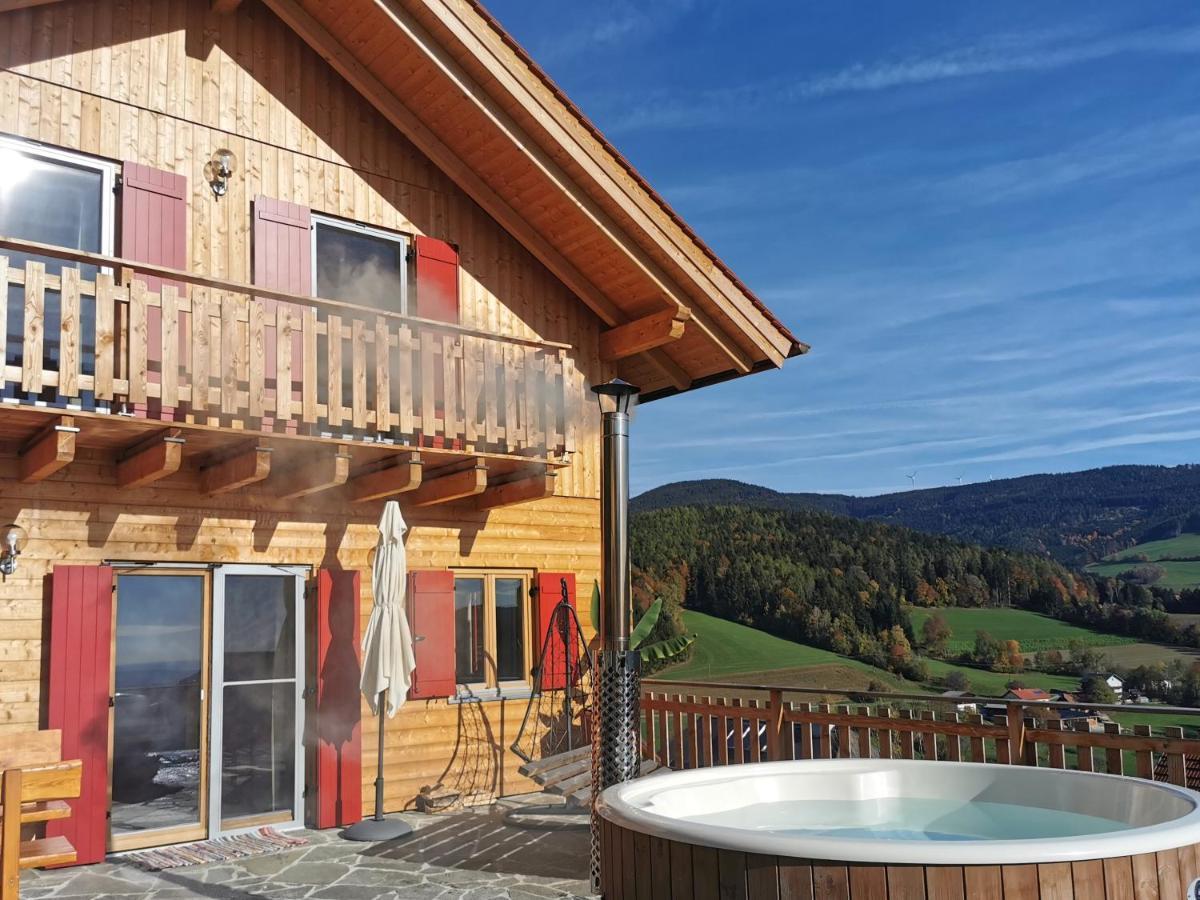 Bergchalet Am Waldrand - Pool, Sauna & Kamin Pöllauberg Eksteriør billede